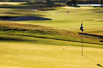 McCracken-Country-Club_GOLF_Green-&-bunkers