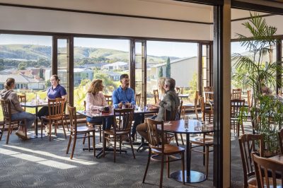 mccracken-dining-restaurant-lifestyle