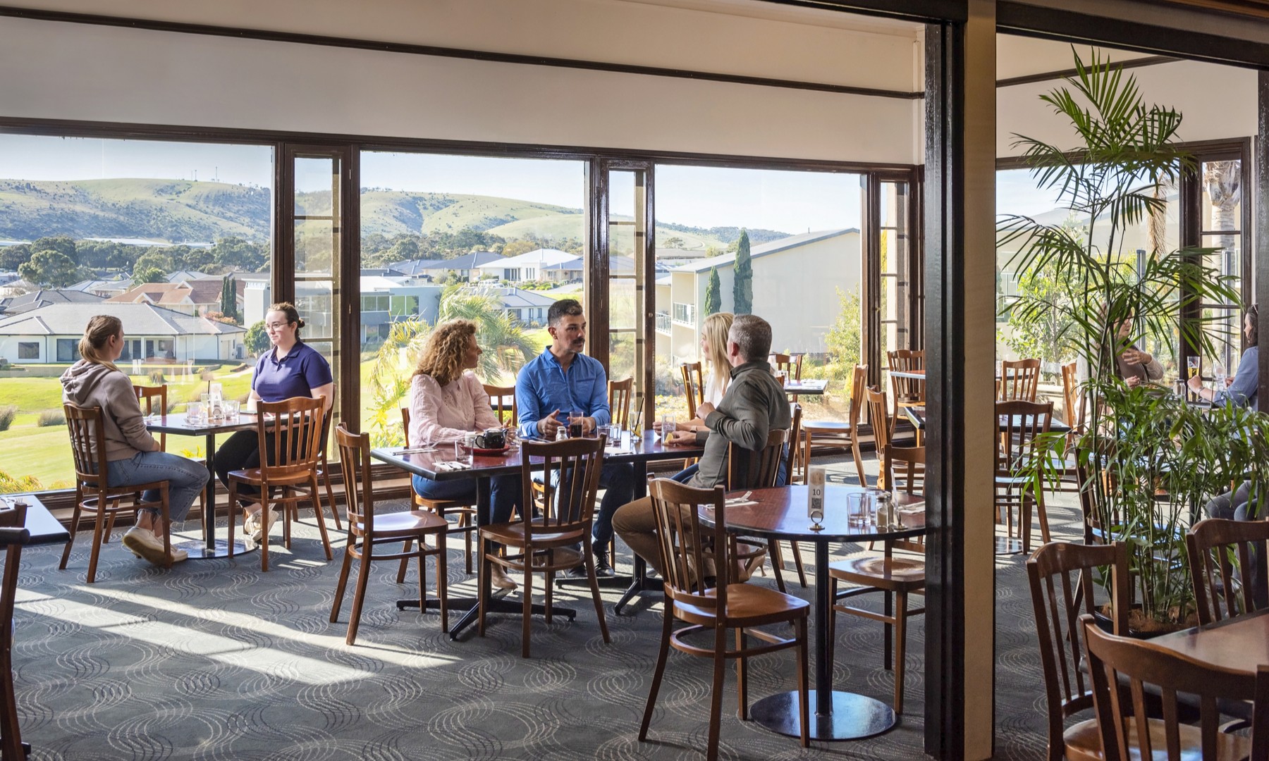 mccracken-dining-restaurant-lifestyle